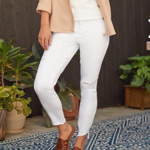 Royalty Curvy Fit White High-Rise Frayed Hem Ankle Jean